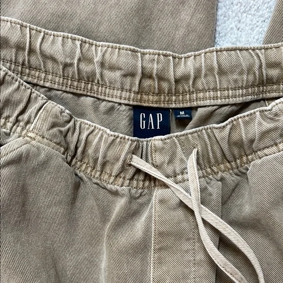 GAP Women's barrel leg Drawstring Pants in Olive - Picture 3 of 5